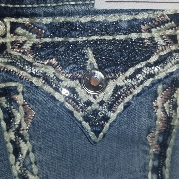 VIGOSS Capris - Picture 3 of 3